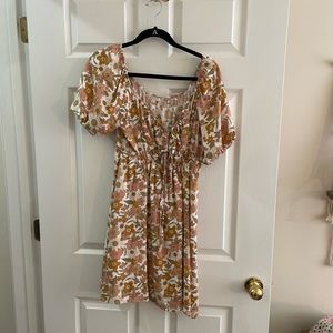 Floral keyhole dress